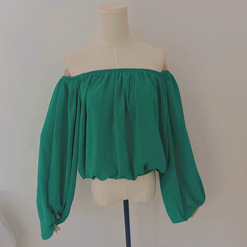 NWT WILD LOVE TOP 💚